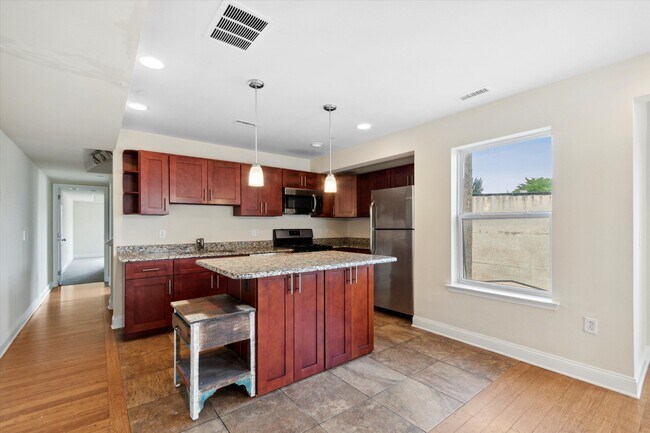 Building Photo - 1955 N 18th St