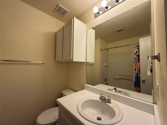 Building Photo - 316 Meadow Park Dr