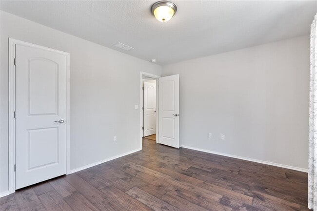 Building Photo - 10423 Turnbull Loop