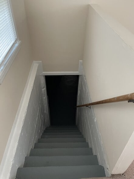 Stairs - 46 Martinview Rd