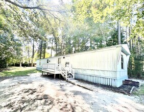 Building Photo - Coming Soon! Moble Home 5 minutes to Beach and UNCW, College Rd shopping, Central Wilmington, Wri...