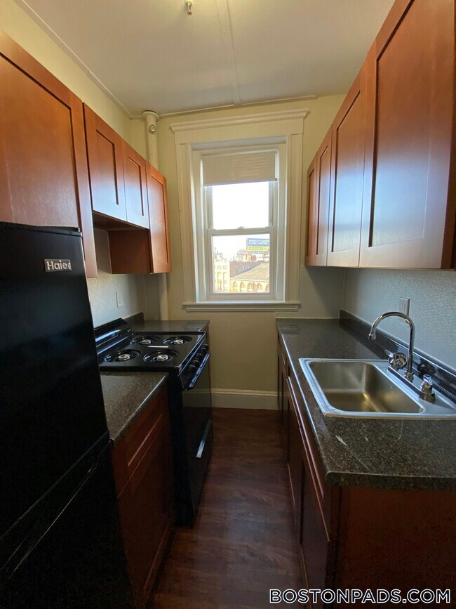 Building Photo - 1175 Boylston St