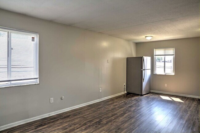 Building Photo - 1292 Courtland Ave