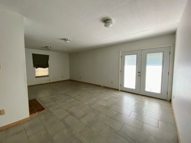 Building Photo - 5417 Constance St