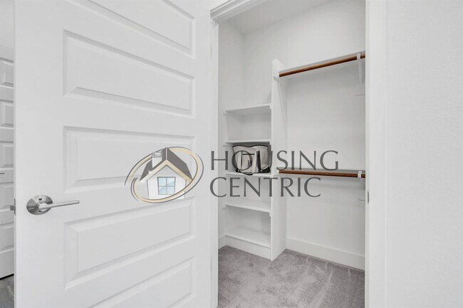 Building Photo - Newer 55+ Gated SOLAR Home in El Dorado Hills for Rent