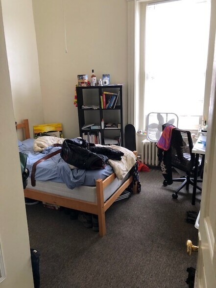 Building Photo - 5213 5th Ave