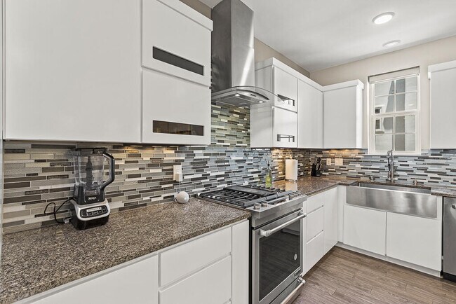 Building Photo - 328 Vin Almoradi Ct