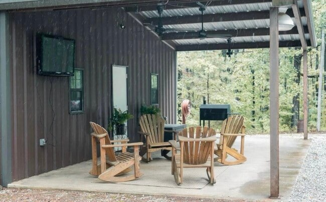 Building Photo - 420 Co Rd 244