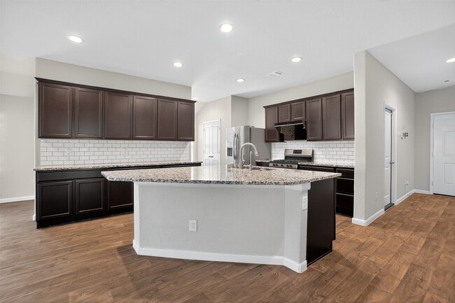 Building Photo - 3310 Sumac Dr