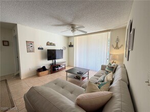 Building Photo - 1220 Wildwood Lakes Blvd