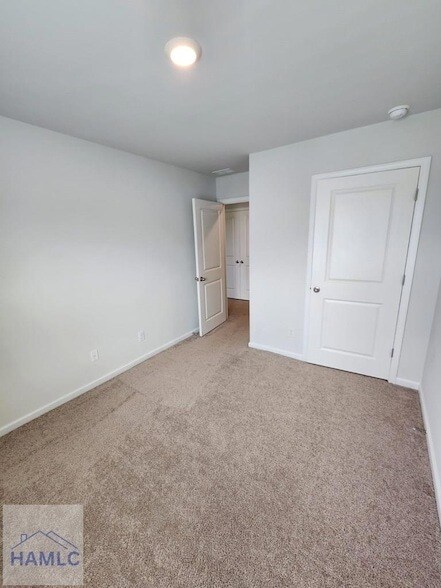 Building Photo - 214 Coneflower Rd