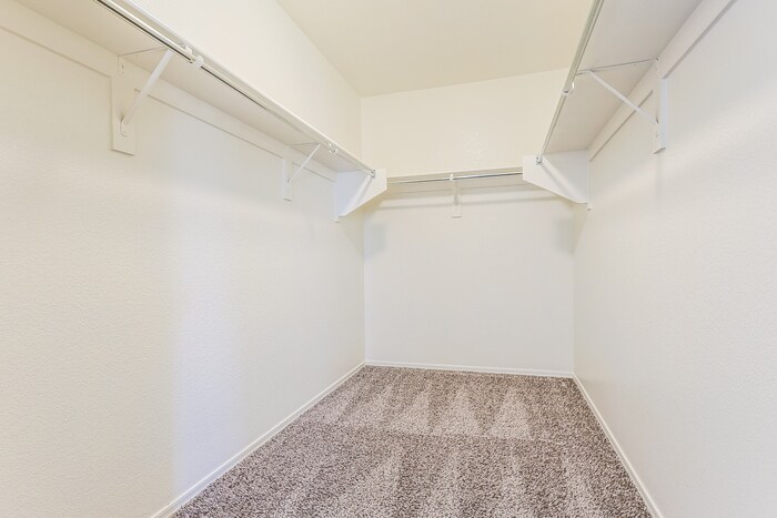 Building Photo - 2668 S Southwind Dr