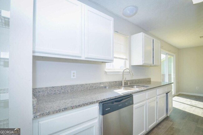 Building Photo - 130 Crystal Brook