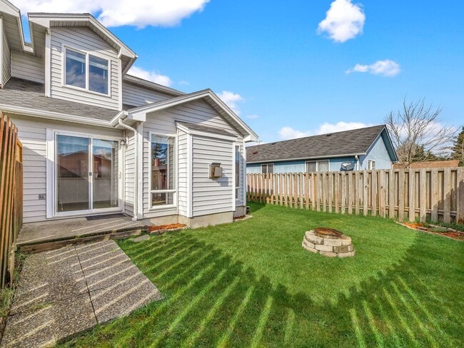 Building Photo - 1536 S Main Ave