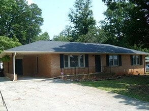 Building Photo - 13 Roving Rd