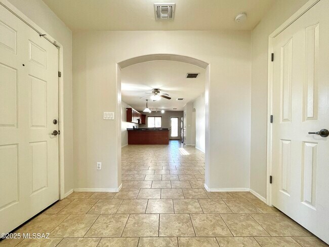 Building Photo - 11889 W Heyburn Dr