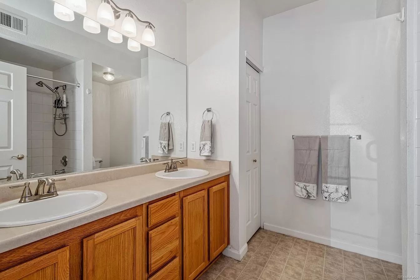 master bed bathroom - 7440 S Blackhawk St