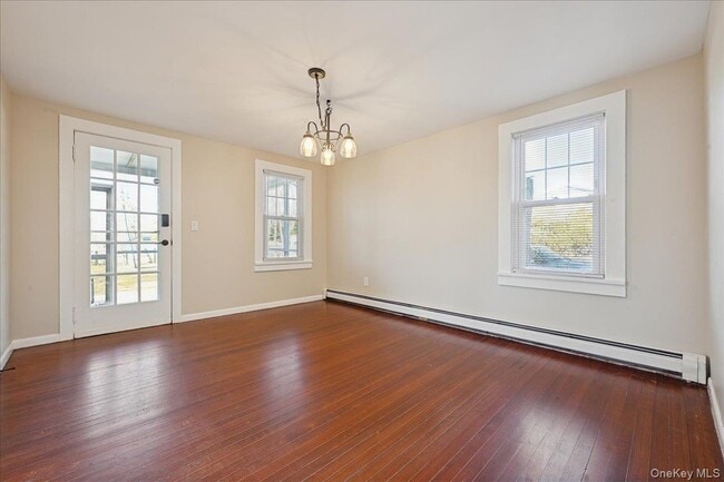 Building Photo - 94 Chapel Ave