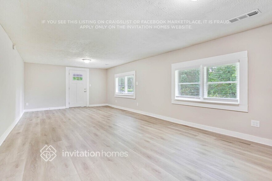 Building Photo - 547 Rustic Rd