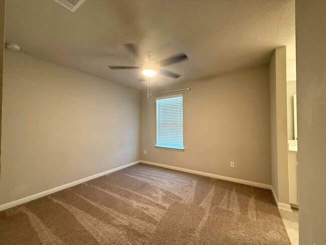 Building Photo - 12930 Lilly Pass