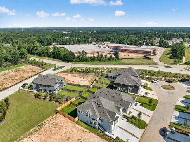 Building Photo - 611 Silver Pear Ct