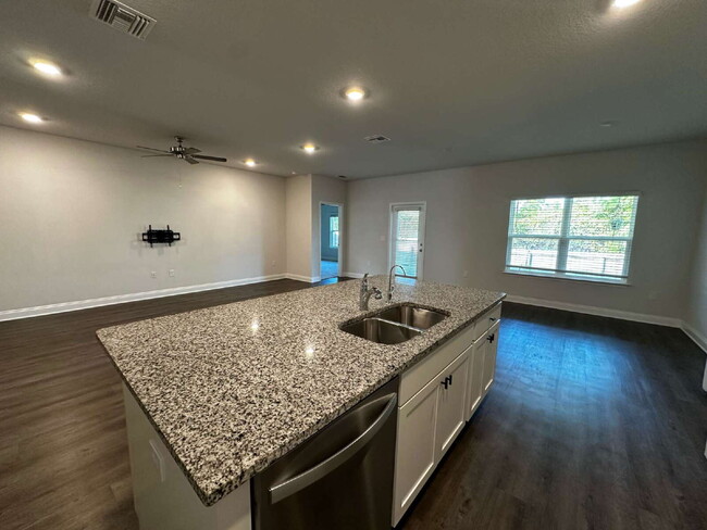 Building Photo - Beautiful 4Bed/2Bath New home on Panama Ci...