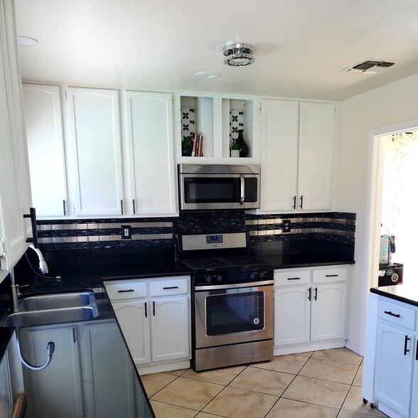 Building Photo - 1430 Clipperton Ave