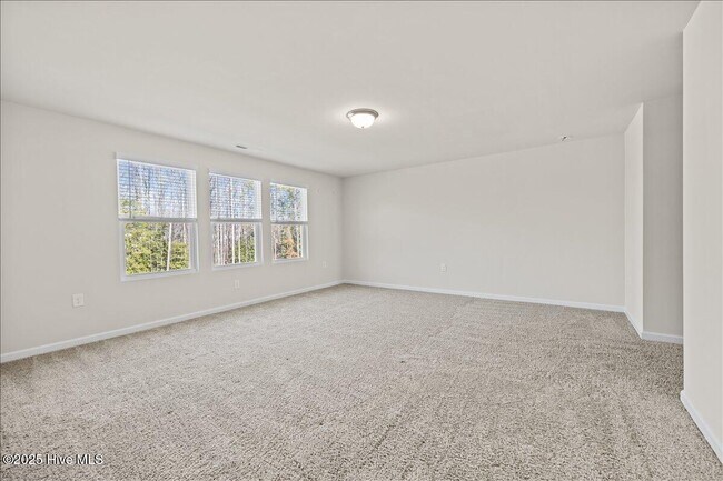 Building Photo - 149 Wilbur Lake Dr