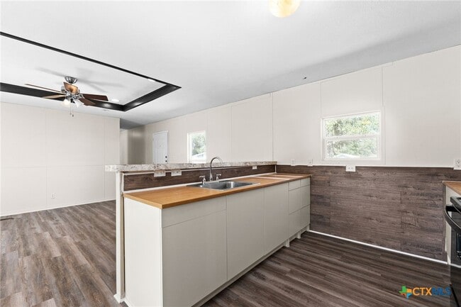 Building Photo - 40 Locust Dr