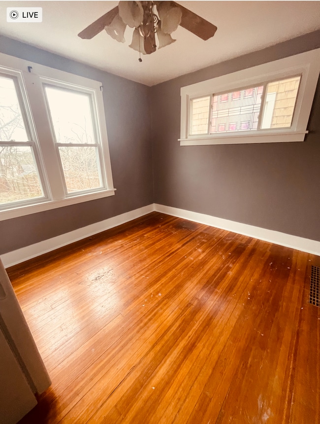 Building Photo - 2 Bed 1 Bath- Pittsburgh Pa