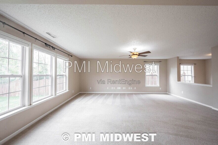 Building Photo - 2143 Olympia Dr