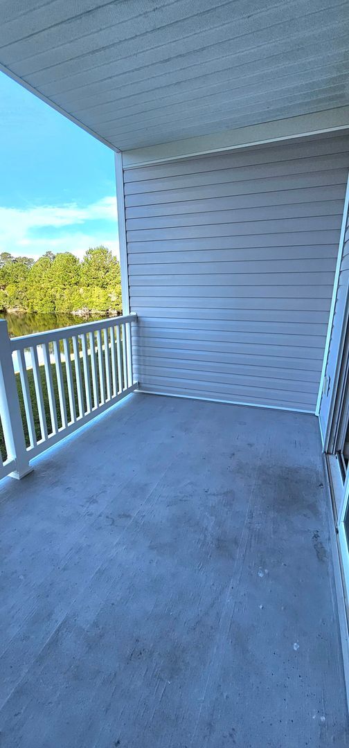 Building Photo - Beautiful 3BR/2BA Condo with Scenic Pond V...