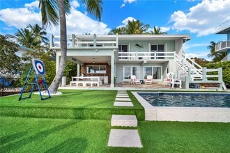 Building Photo - 69 Shoreland Dr