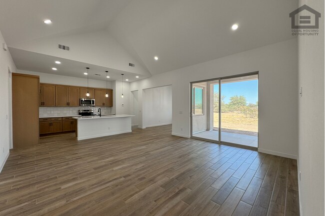 Building Photo - 3bed/2bath Home in North Surprise! Ready for Immediate Move-In! -- NO HOA!