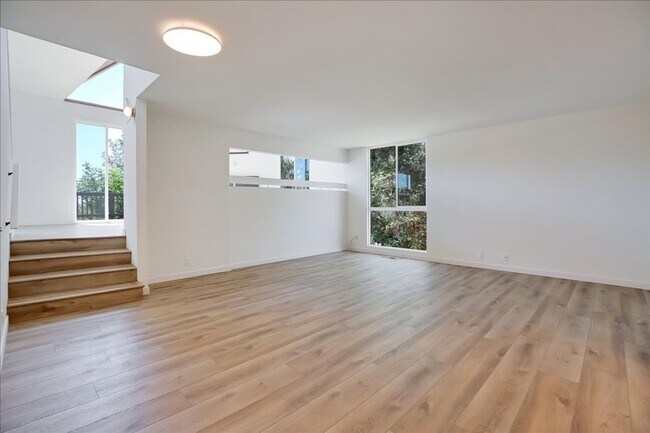Building Photo - 827 Cheltenham Rd