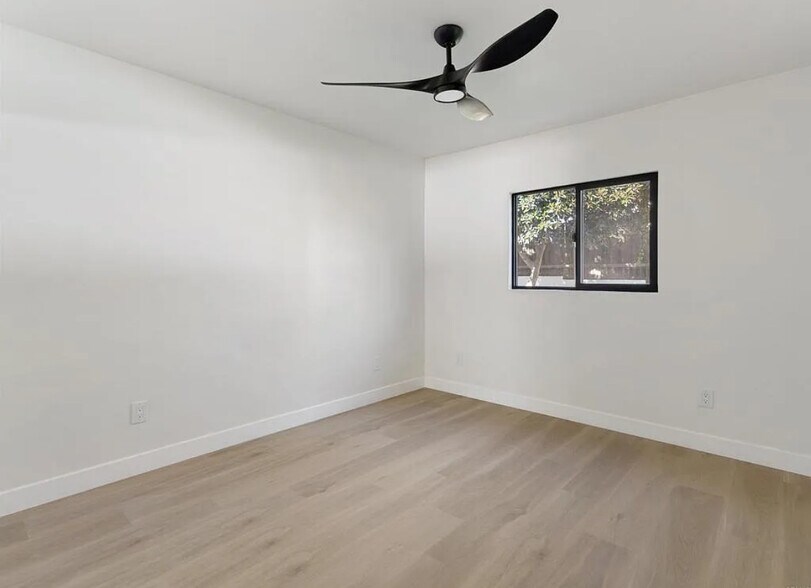 Building Photo - 1482 Avocado Rd