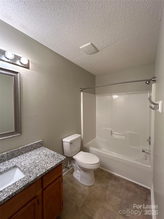 Building Photo - 3006 Longspur Dr