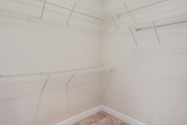 Building Photo - 15033 S White Swan Dr