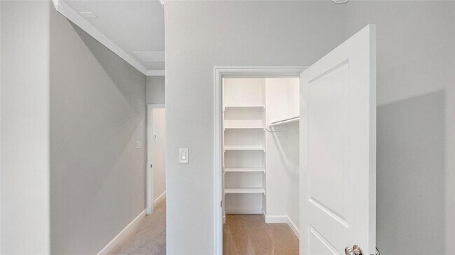 Building Photo - 1126 W 26th St