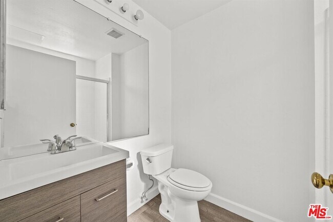 Building Photo - 14333 Haynes St