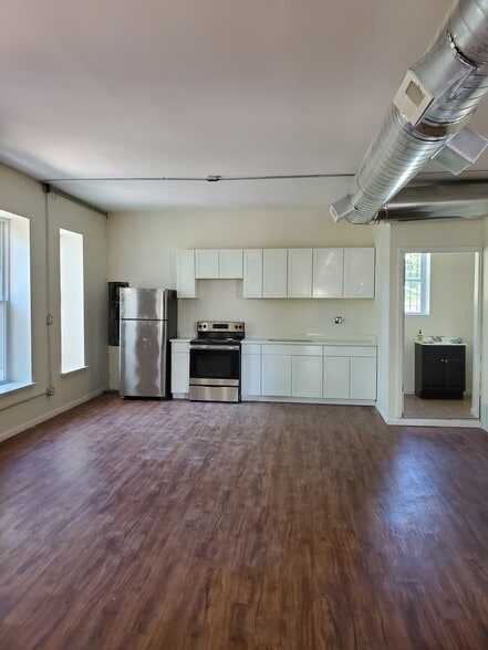 Building Photo - 4801 S Ashland Ave