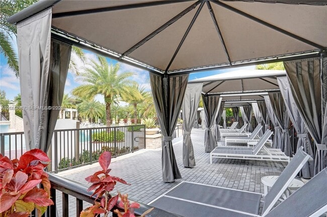 Building Photo - 10500 NW 78th Terrace