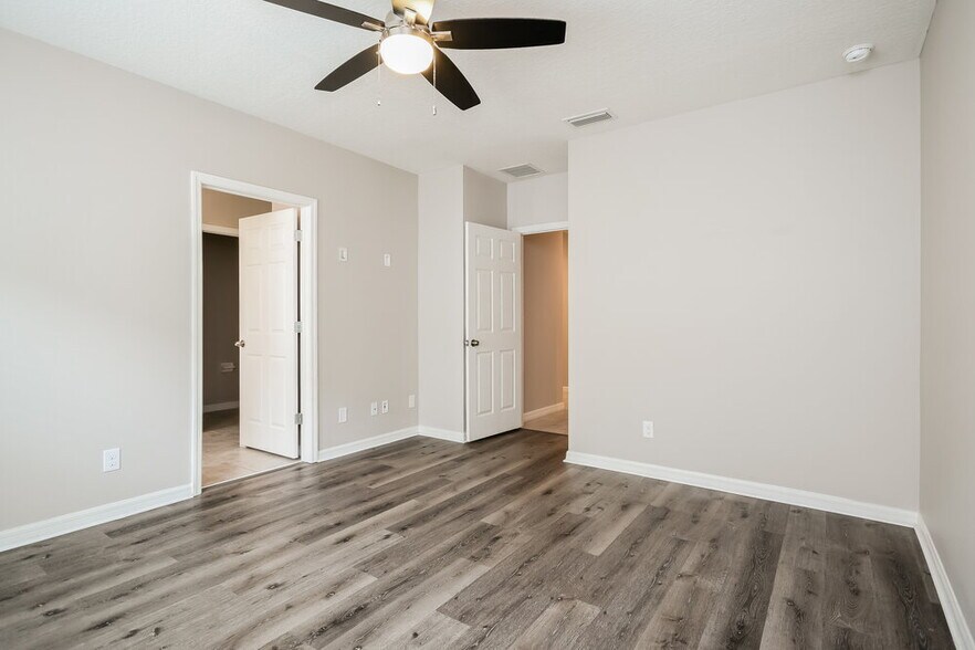 Building Photo - 9808 Kinmore Dr