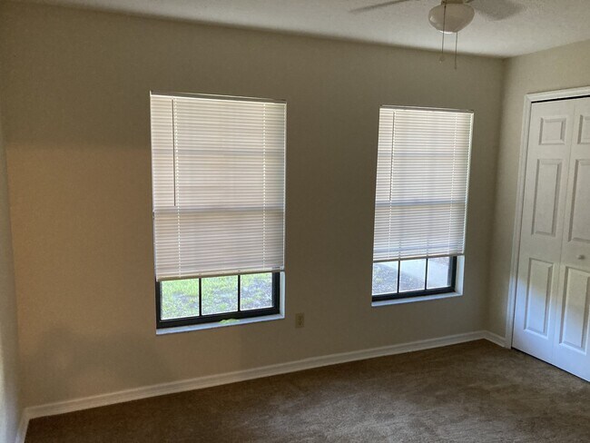 Building Photo - Charming 3 bedroom, 2 bathroom house with ...