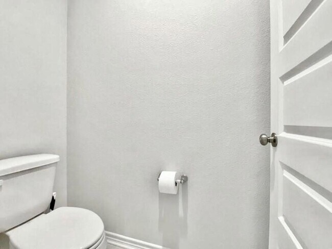 Building Photo - 816 Alta Wy