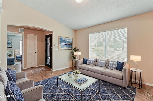 Building Photo - 14336 Desert Sage Dr