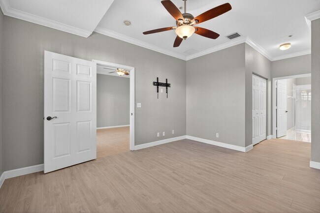 Building Photo - 160 Village Blvd