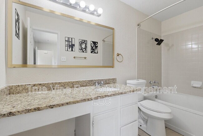 Building Photo - 7911 Corona Ridge