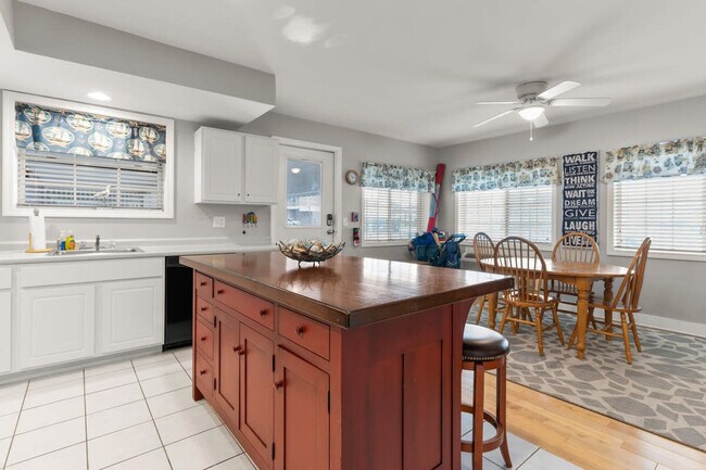 Building Photo - 24 Ashworth Ave