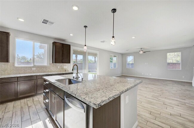 Building Photo - 7447 Ardenno St